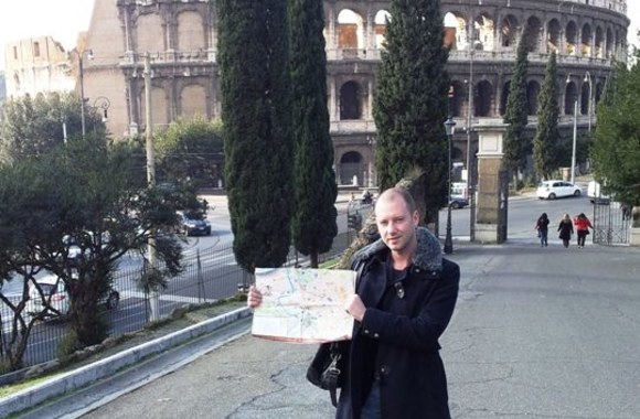 Sasha Song prie Romos Koliziejaus