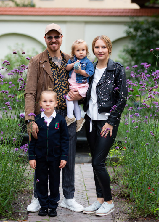 Robertas Kalinkinas su žmona Agne, sūnumi Marku ir dukra Mara / Gretos Skaraitienės „ŽMONĖS Foto“ nuotr.