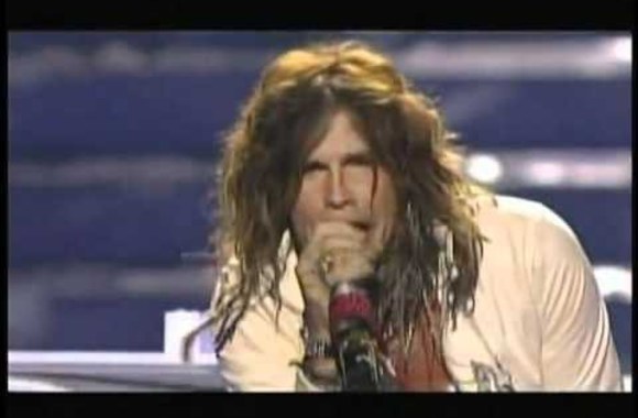 VIDEO kadras: Steven Tyler - Dream On - American Idol Season 10 Finale Results Show - 05/25/11