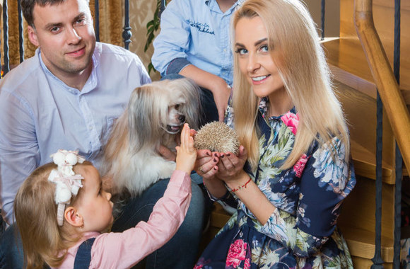 Lina Bražinskaitė-Tupikovskienė su šeima