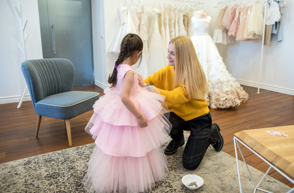 Lėlės Barbės gimtadienio proga „Inži“ mados namai sukūrė išskirtinę dovaną