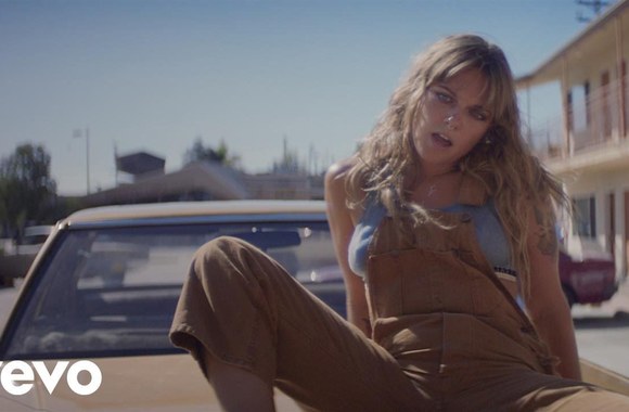 tove-lo-cool-girl-part-of-fairy-dust