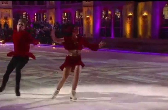 VIDEO kadras: Šokiai ant ledo. Astą ir Saulių sveikina \"Žalgiris\"