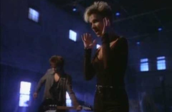 VIDEO kadras: Roxette - It Must Have Been Love