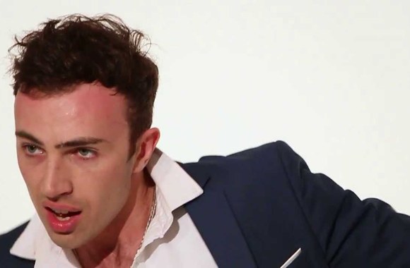 VIDEO kadras: Vaikinų šokio stilių parodija: