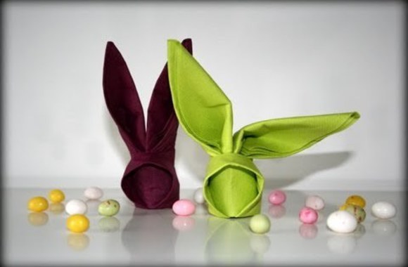 VIDEO kadras: Triušis iš popierinės servetėlės