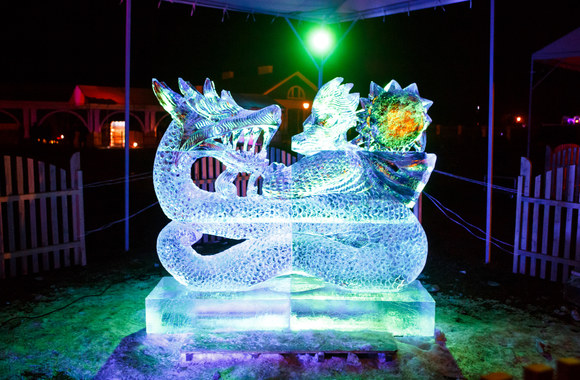 Ledo skulptūrų ir ugnies festivalio „Ledo karalystė“ akimirka