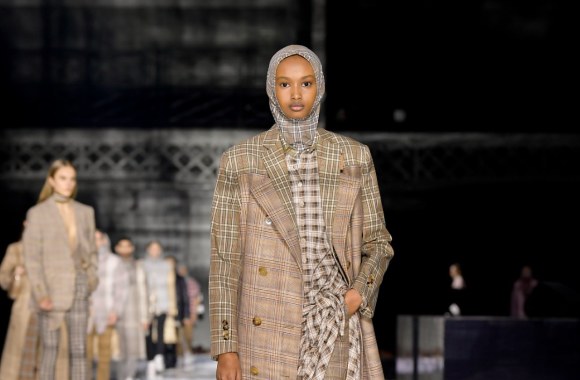 „Burberry“ rudens/žiemos kolekcijos pristatymas/ Organizatorių nuotr.