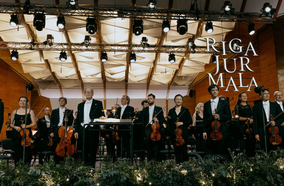 Mario Jansono garbei suburto orkestro, pianistės Yuja Wang ir dirigento Johno Elioto Gardinerio koncerto akimirkos