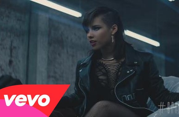 VIDEO kadras: Dainos „It\'s On Again“ vaizdo klipas