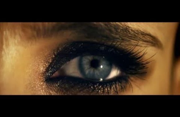 VIDEO kadras: Anna Calvi - Desire