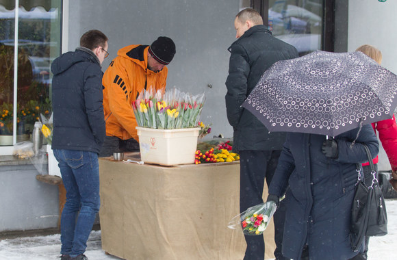 Vilniuje pardavinėjamos gėlės