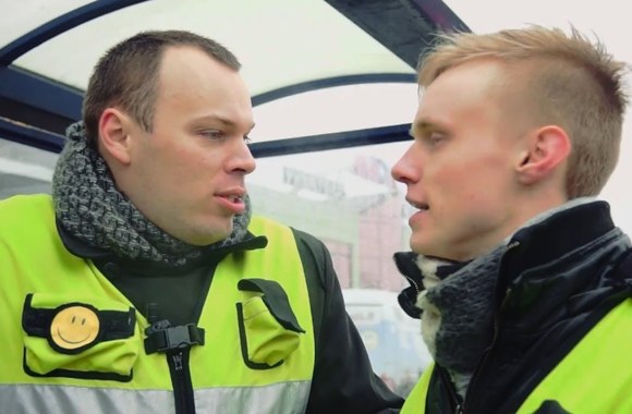 VIDEO kadras: Šypsenų Kontrolė