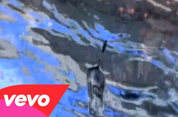 VIDEO kadras: Nirvana - Come As You Are