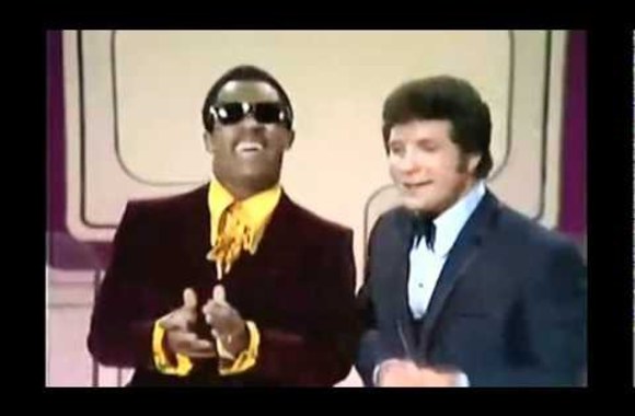VIDEO kadras: Stevie Wonder & Tom Jones ~ Medley