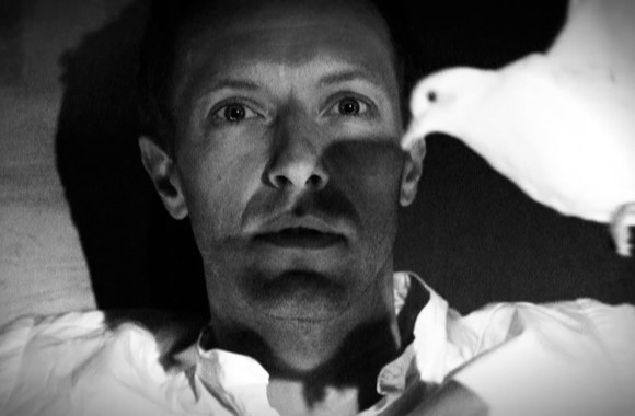 VIDEO kadras: Coldplay - Magic (Official video)