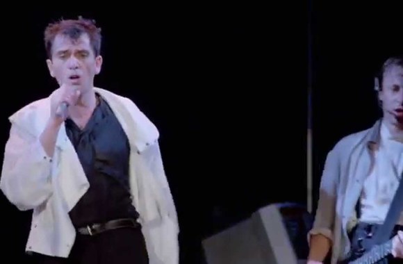 VIDEO kadras: Peter Gabriel - Sledgehammer (Live in Athens 1987) HD