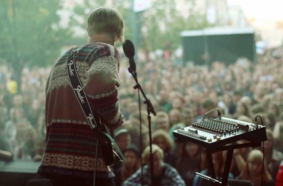 VIDEO kadras: Garbanotas Bosistas - Above Us (Live)