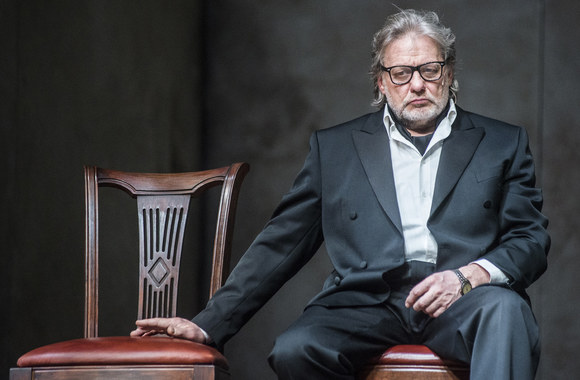 V.Rumšas – Profesorius Lybigas. „Didvyrių aikštė“, rež. Krystian Lupa, 2015. D. Matvejevo nuotr.