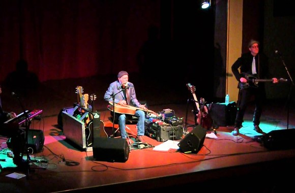 VIDEO kadras: Harry Manx Baby Please Don\'t Go 2013