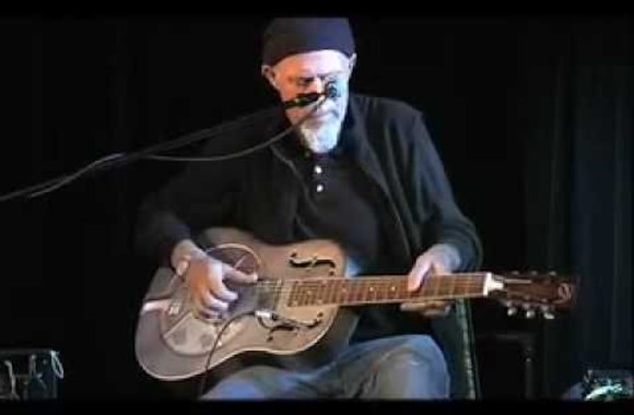 VIDEO kadras: \"Nine Summers Lost\" - Harry Manx