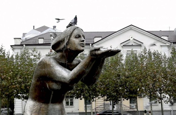 VIDEO kadras: Nėrius Pečiūra \"Naktis iš okeano\"