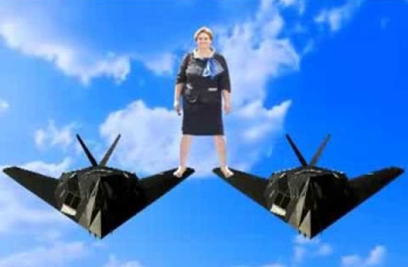 VIDEO kadras: Internautai pokštauja: Jeano Claude\'o Van Damme\'o reklamos herojais tapo ir Loreta Graužinienė, ir Vladimiras Putinas-1333