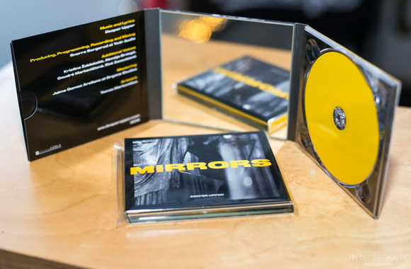 „Deeper Upper“ albumo „Mirrors“ pristatymo akimirka