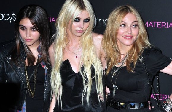 Madonna su dukra ir modeliu „Material girl“ pristatyme