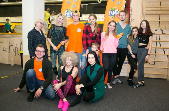 Įžymios lietuvės išbandė savo jėgas treniruotėje ant batutų