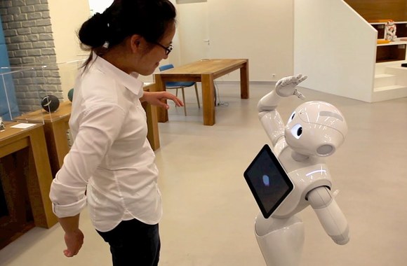 meet-pepper-the-friendly-humanoid-robot