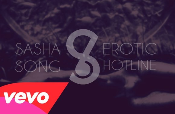 VIDEO kadras:  Sasha Song pristato aistra pulsuojančią dainą „Erotic Hotline“