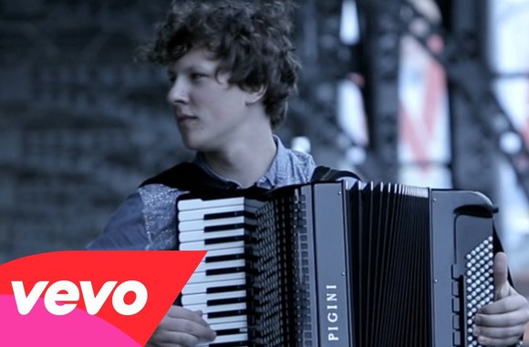 VIDEO kadras: Martynas Levickis – „Telephone“