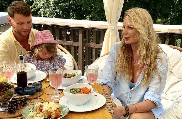 Solveiga Mykolaitytė su mylimuoju Mantu ir jo dukra Idile