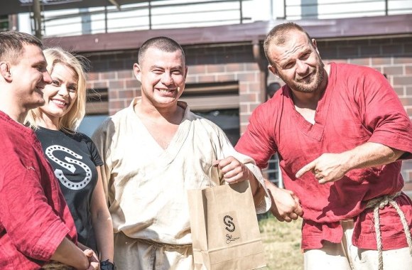 Lietuviškų ristynių reniruotės akimirka