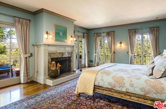 Angelinos Jolie naujas pirkinys - namas prestižiniame Los Andželo rajone