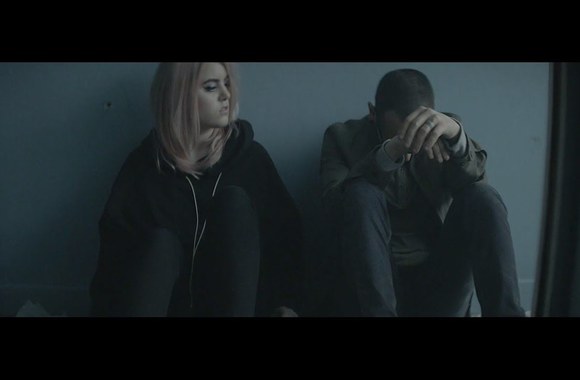 heavy-official-video-linkin-park-feat-kiiara