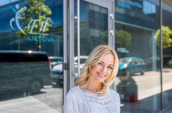 Gintarė Gurevičiūtė ir Ingrida Martinkėnaitė išbandė treniruočių sporto studiją „E-Fit Lietuva“