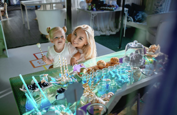 Eglės Straleckaitės dukros Vakarės trečiasis gimtadienis/ „Alina Pauraze photography“ nuotr.