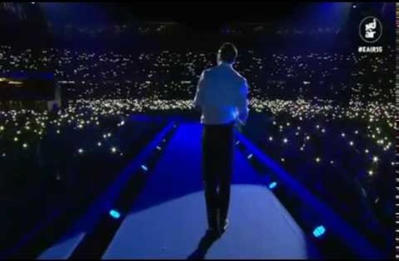 hurts-surrender-stay-full-energy-air-live-2015