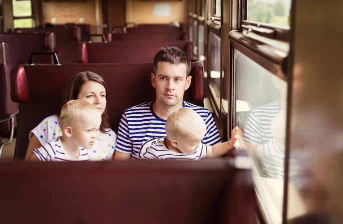 Šeima traukinyje