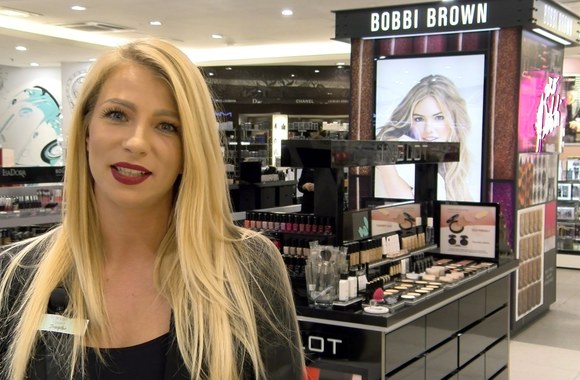 „Douglas“ vizažistė