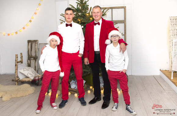 Darius Budrys su vaikais (iš kairės) Kerniumi, Nojumi ir Mantu