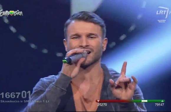 VIDEO kadras: Vaidas Baumila - Attention