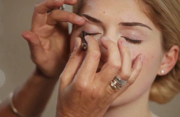 VIDEO kadras: Garsios vizažistės Jane Bradley grožio pamokėlė