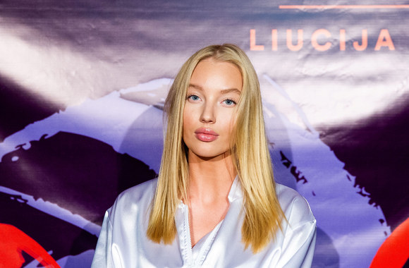 „Audimas“ kartu su dizainere Liucija Kvašyte pristatė ryškią ir niūriam rudeniui nepasiduodančią kolekciją