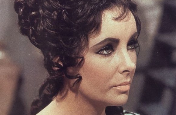 1 vieta – aktorė Elizabeth Taylor – 210 mln. JAV dolerių
