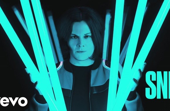 jack-white-over-and-over-and-over-live-on-snl