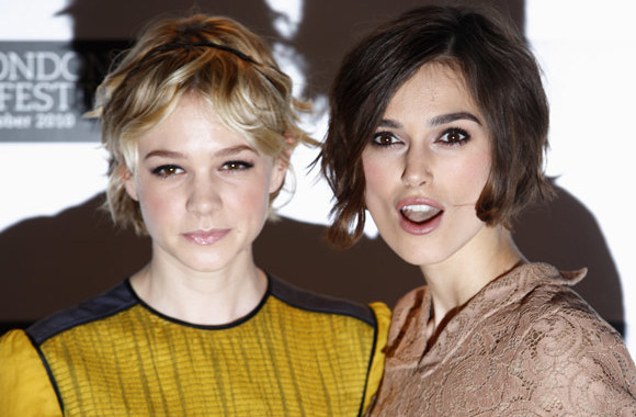 Britų aktorės Carey Mulligan ir Keira Knightley pozuoja fotografams