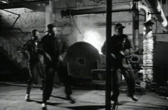 VIDEO kadras: „Marky Mark and the Funky Bunch“ hitas „Good Vibrations“